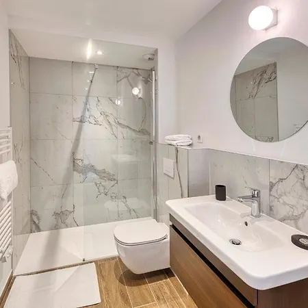 South-of-france T2 Neuf De Gamme, Climatisé, Parking Gratuit, 2eme Ligne Balcon * Carnon-Plage