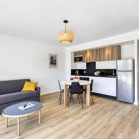 Apartment South-of-france T2 Neuf De Gamme, Climatise, Parking Gratuit, 2eme Ligne Balcon *